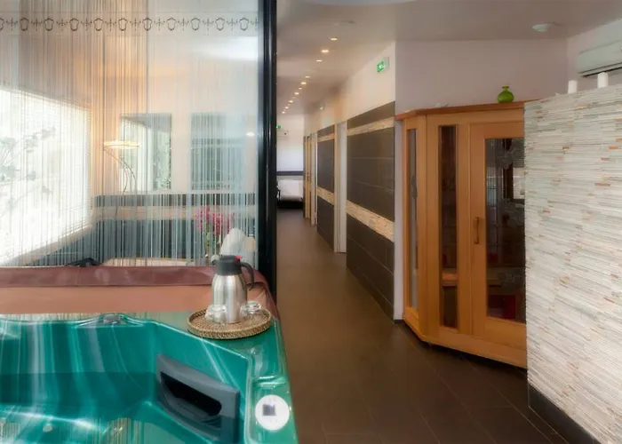 ホテル Les Jardins 3*