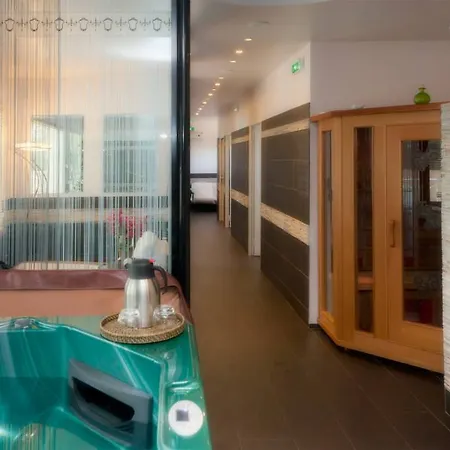 Hotell Les Jardins 3*