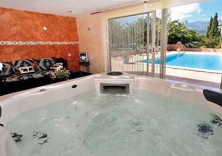 Hotell Les Jardins Lucciana (Corsica)