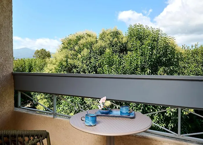 מלון Les Jardins לוצ'יאנה