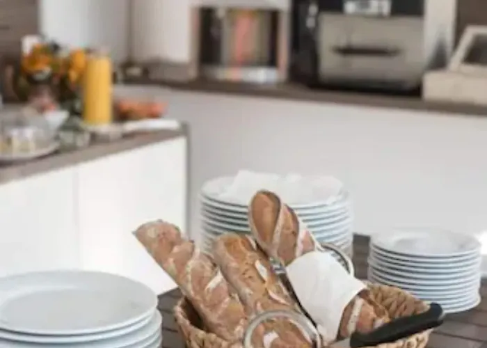 מלון Les Jardins 3*